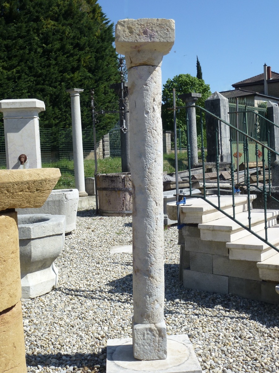 Colonne en pierre, Pilier en pierre  - Pierre - Haute époque - XVIeS.