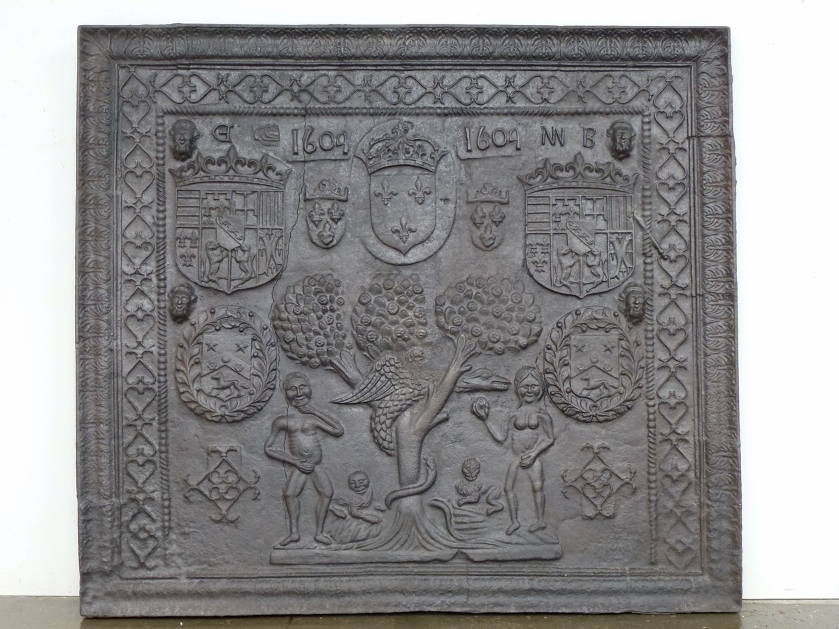 Plaque de cheminée au décor d'Adam et Eve sous l'arbre de la Connaissance - XVIIè S.