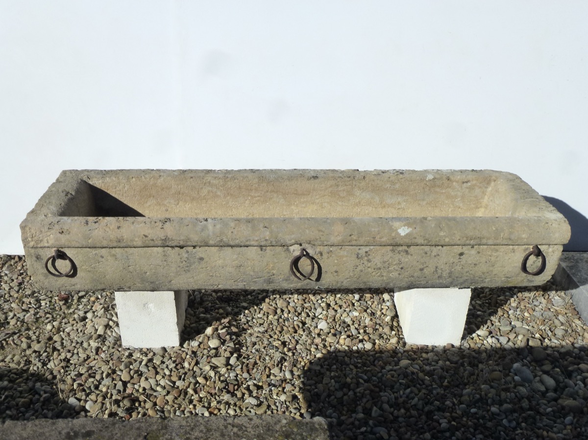 Abreuvoir en pierre  - Pierre - Art populaire - XVIIIe S.