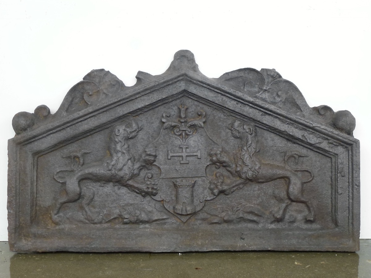 Antique fireback, Cast iron fire-back  - Cast iron - Renaissance - XVIthC.