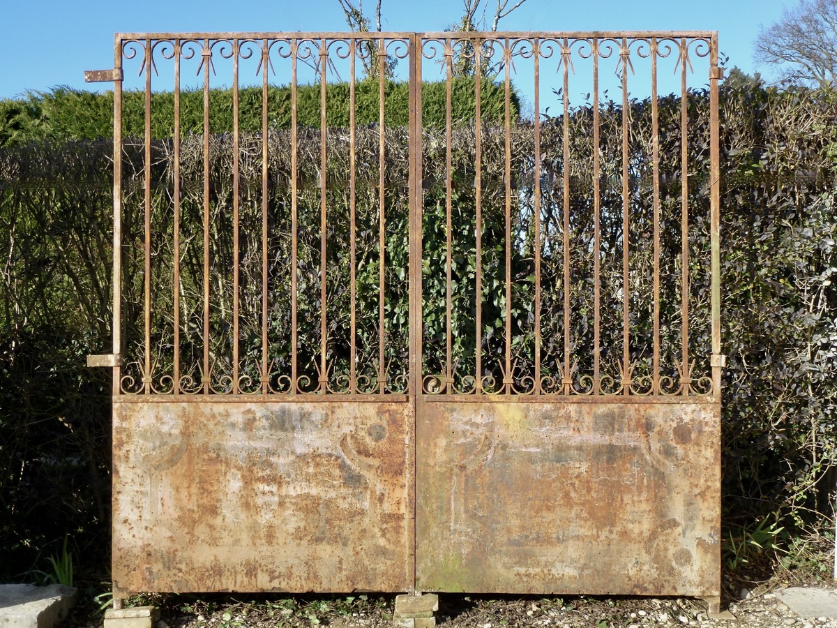 Antique gate, Gatepillar  - Wrought iron  - XIXthC.