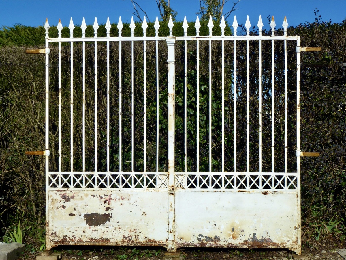 Antique gate, Gatepillar  - Wrought iron - Directoire - XIXthC.