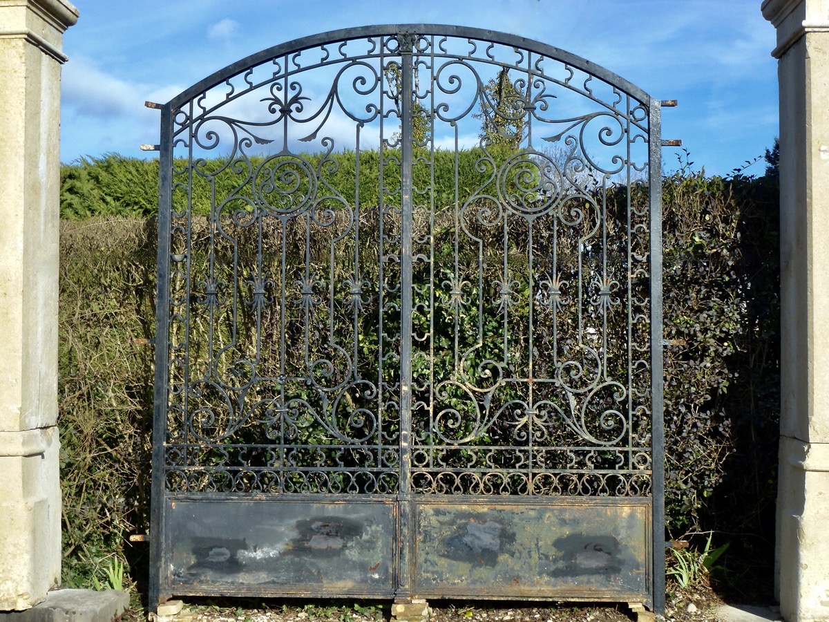 Antique gate, Gatepillar  - Wrought iron - Napoléon III - XIXth C.