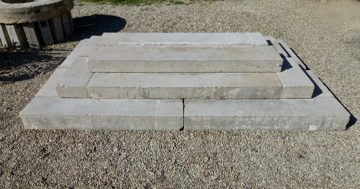 Antique stone stairs, Antique stone front steps  - Stone  - XIXthC.