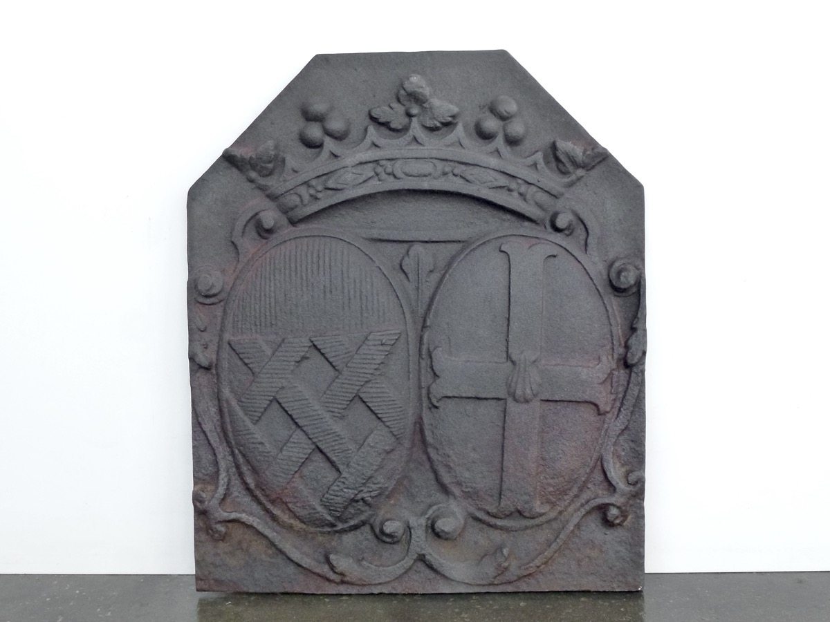 Plaque de cheminée aux armes d'Annibal de Farcy - XVIIIe S.