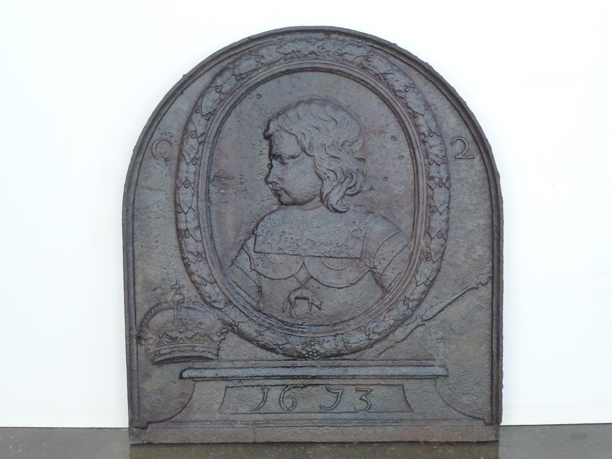 Plaque de cheminée portrait de Charles II d'Espagne - XVIIe S.