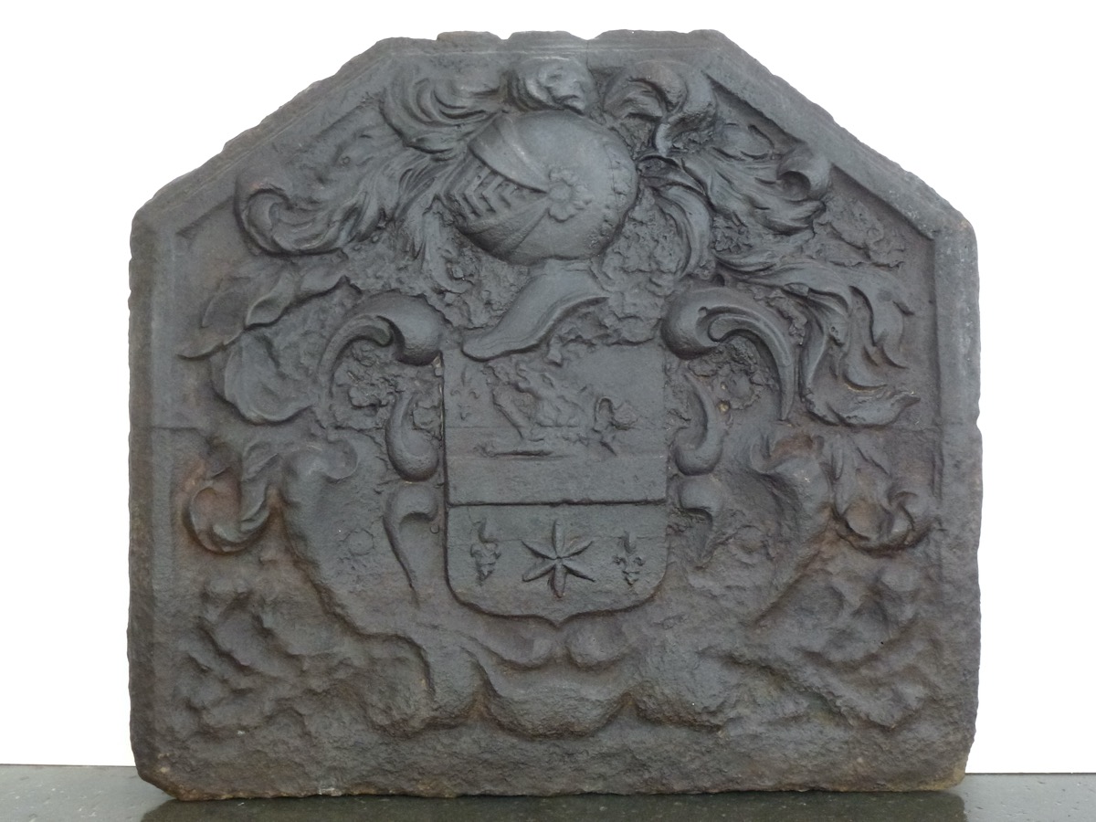 Plaque de cheminée aux armes de la famille van der Reest - XVIIe S.