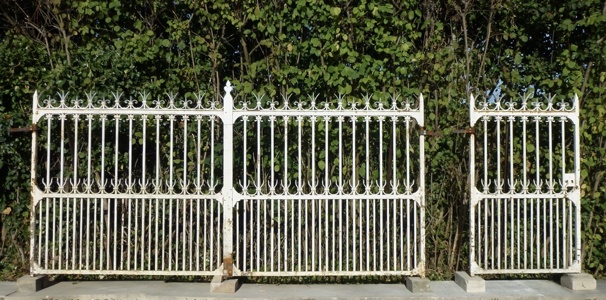 Antique gate, Gatepillar  - Wrought iron - Napoléon III - XIXthC.
