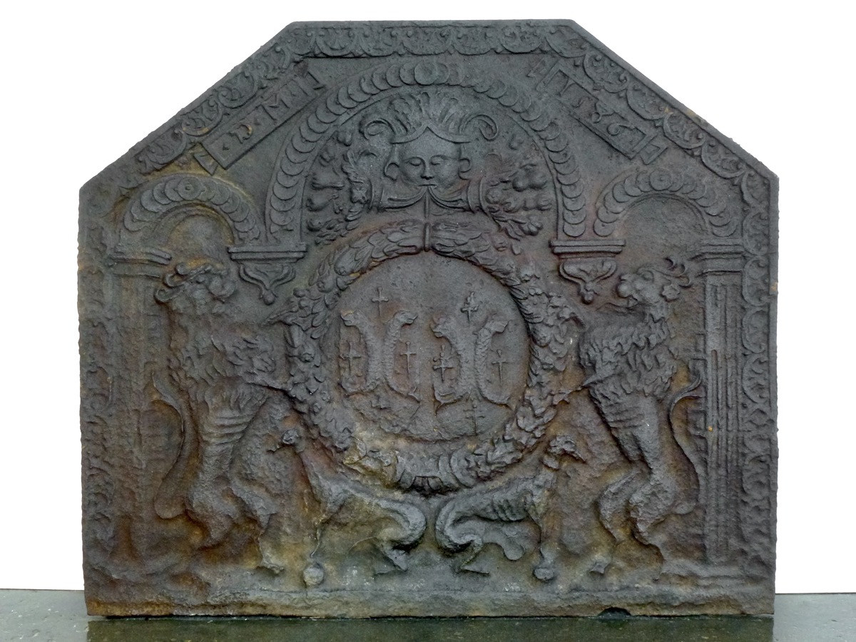 Antique fireback, Cast iron fire-back  - Cast iron - Renaissance - XVIthC.