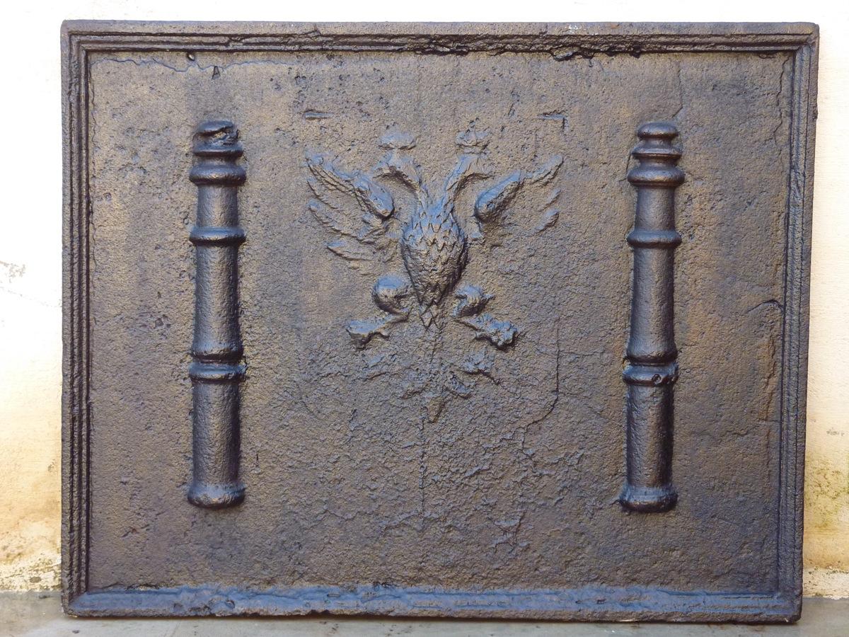 Antique fireback, Cast iron fire-back  - Cast iron - Louis XIV - XVIIth C.