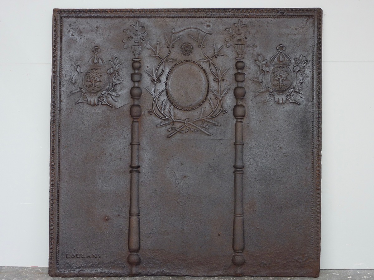 Antique fireback, Cast iron fire-back  - Cast iron - Louis XVI - XVIIIthC.