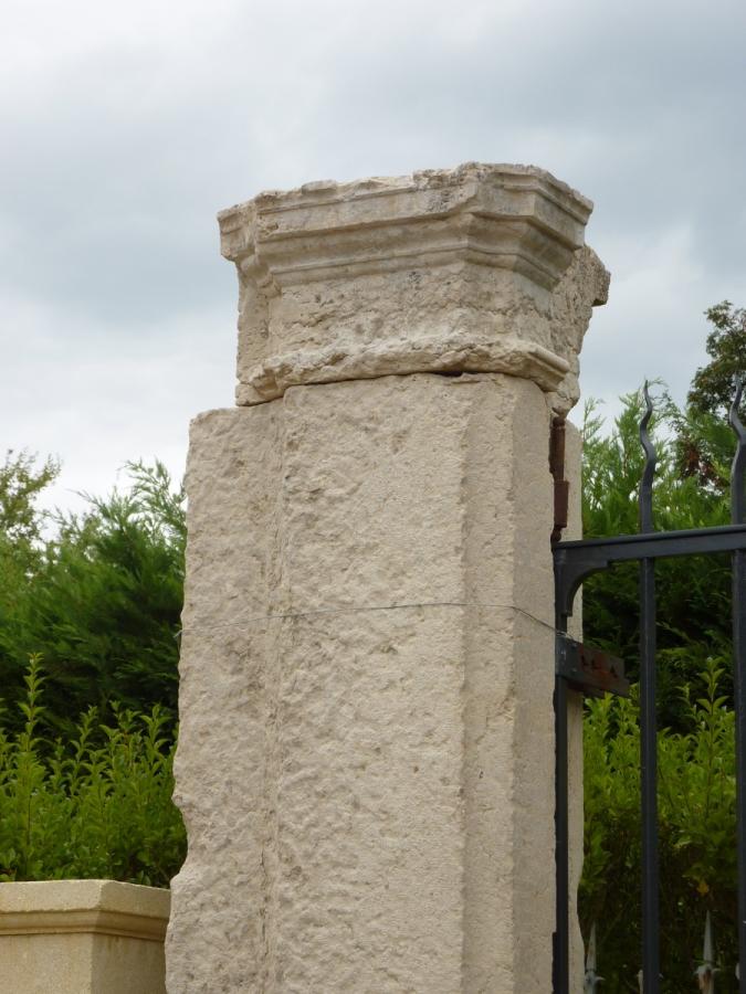 Portail ancien, Piliers en pierre  - Pierre - Haussmannien - XIX<sup>e</sup> S.
