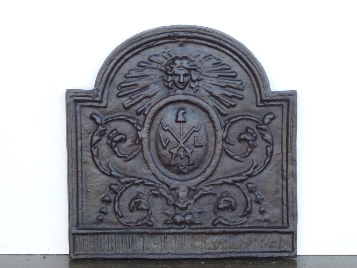 Plaque de cheminée aux trois lettres V.L.R. pour Vive Le Roi - XXe S.