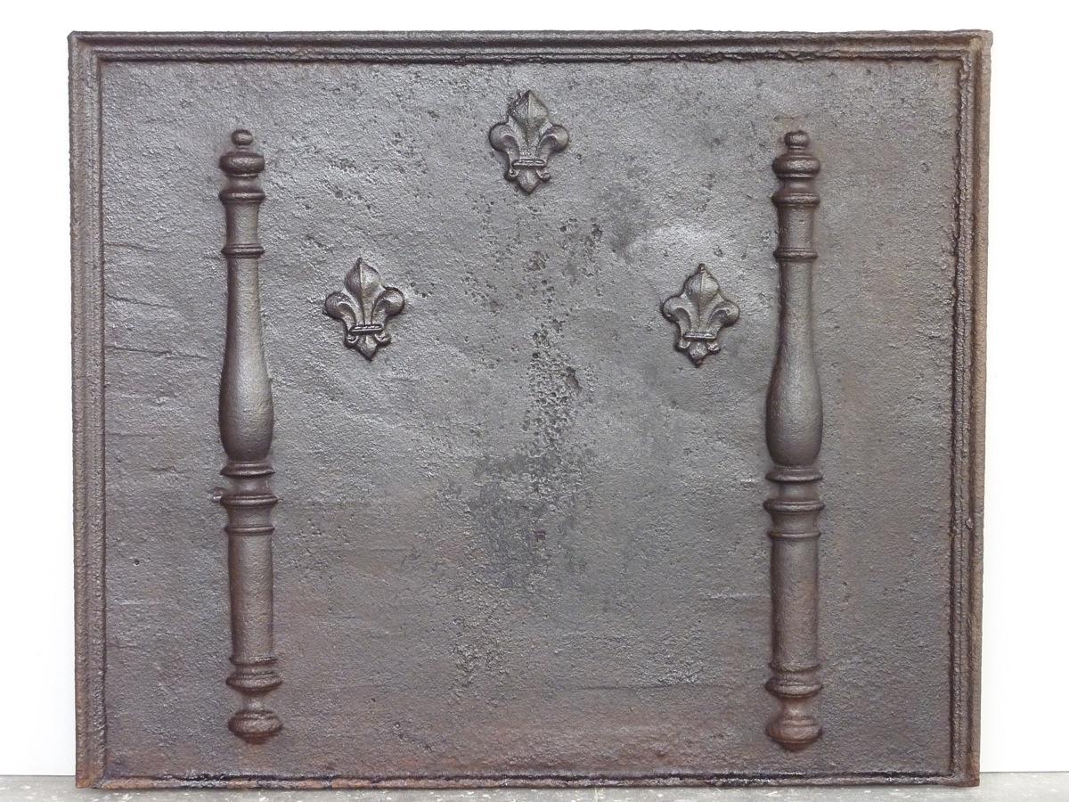 Antique fireback, Cast iron fire-back  - Cast iron - Louis XV - XVIIIth C.