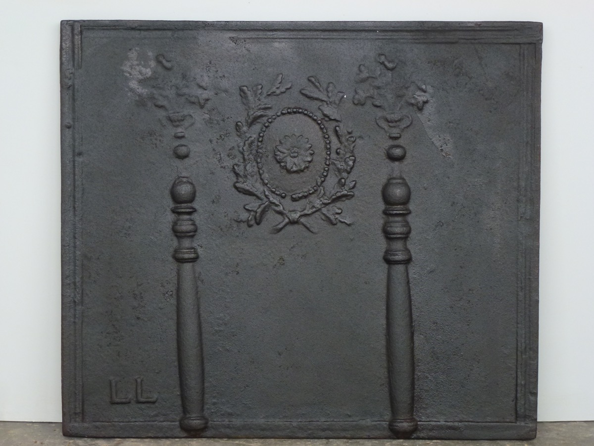 Antique fireback, Cast iron fire-back  - Cast iron - Louis XVI - XVIIIthC.