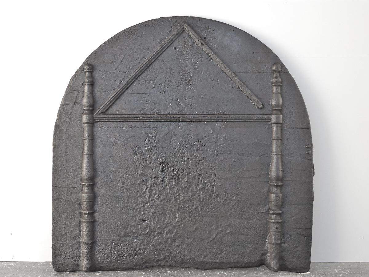 Antique fireback, Cast iron fire-back  - Cast iron - Medieval - XVIIIth C.