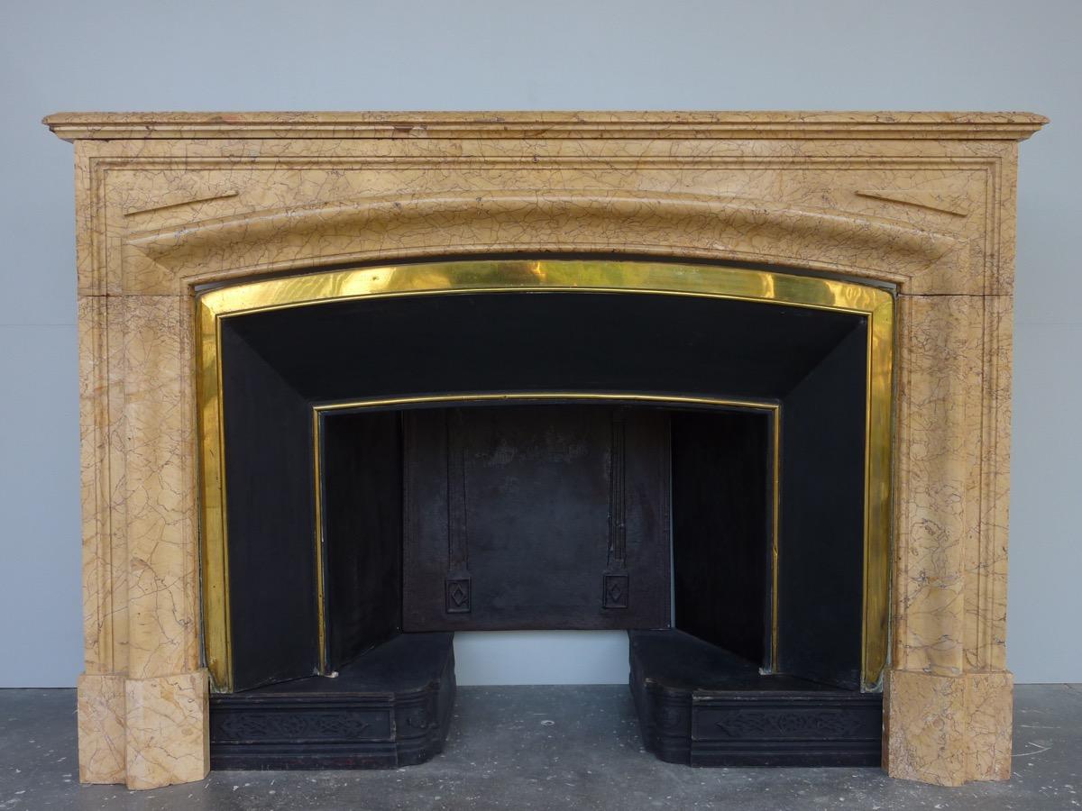 Antique fireplace  - Marble - Louis XIV - XIXth C.