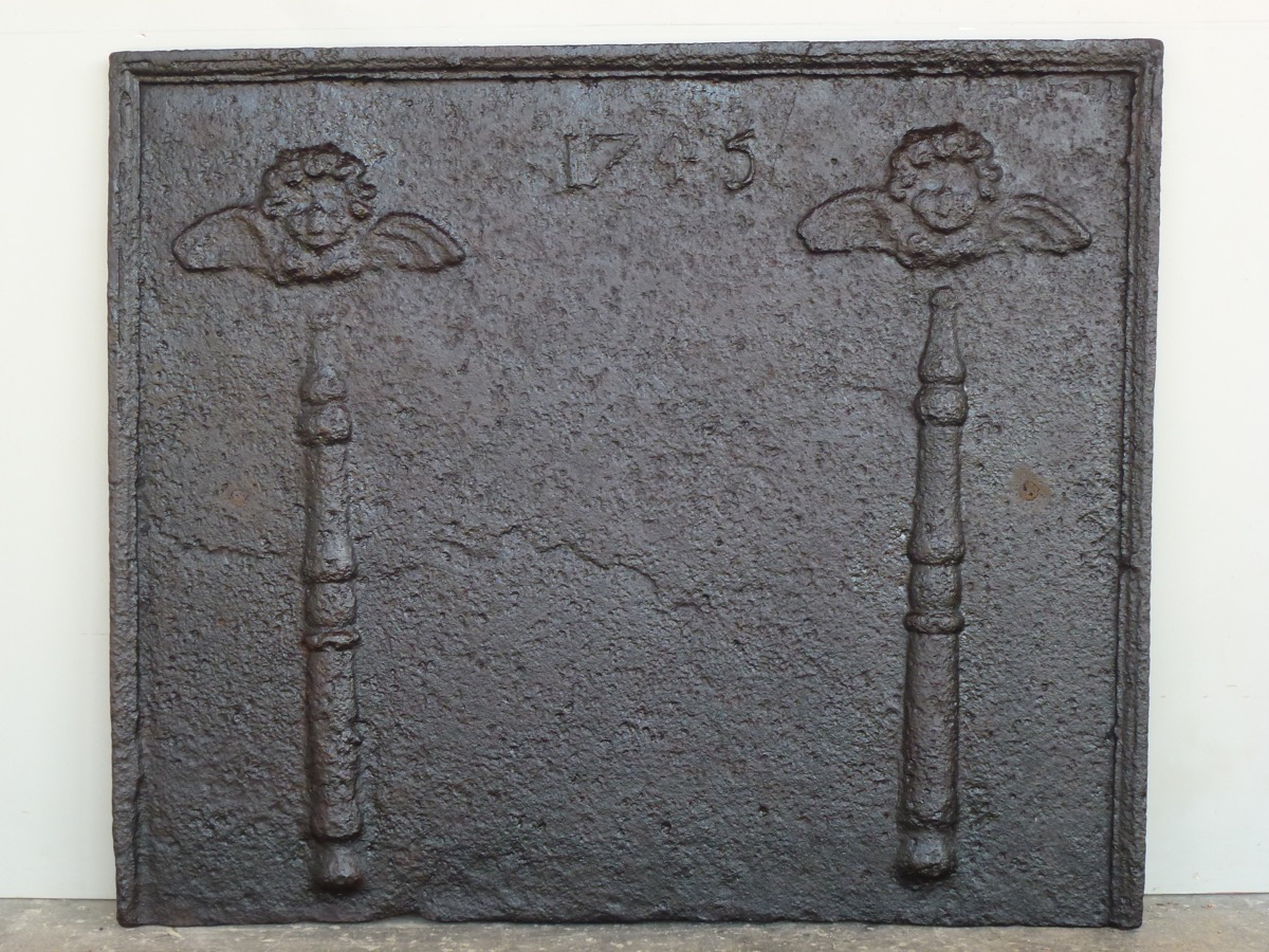 Antique fireback, Cast iron fire-back  - Cast iron - Louis XV - XVIIIth C.